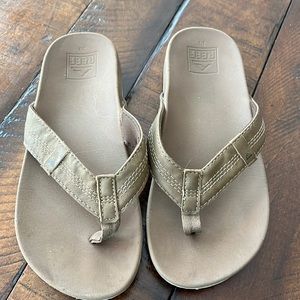 Reef size 2/3 boys flip flops